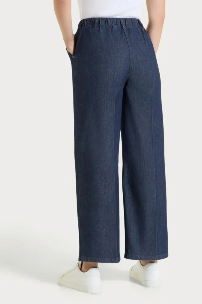 Jeans ampio alla caviglia con tasche e vita piatta